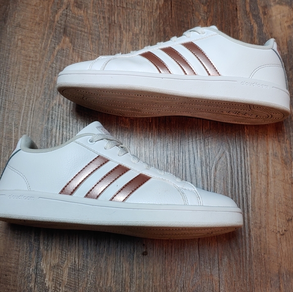 adidas 3 color stripe shoes